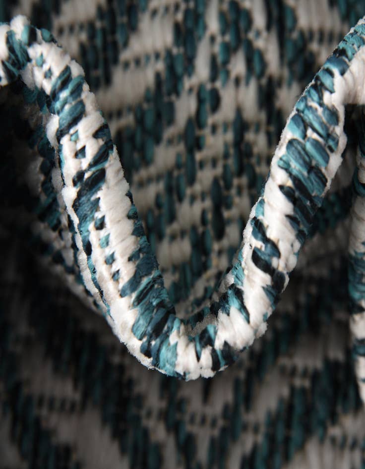 Detail image of  2' x 6'  Washable Lattice Indoor / Outdoor Runner Rug