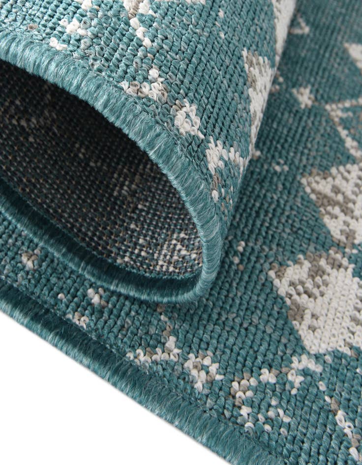 Detail image of  2' x 8'  Washable Lattice Indoor / Outdoor Runner Rug