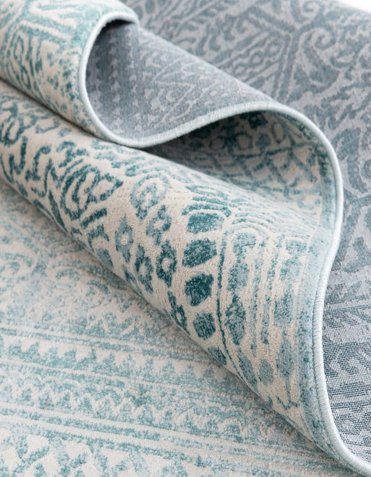 Detail image of Jill Zarin 2' 7 x 8' Uptown Cloisters Runner Rug