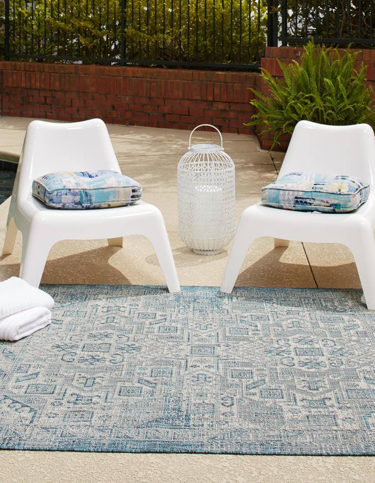 10' x 10' Aztec Indoor / Outdoor Square Rug