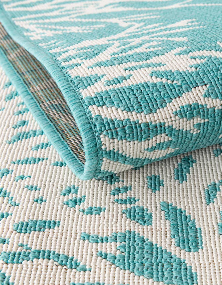 Detail image of  7' 10 x 7' 10  Washable Coastal Indoor / Outdoor Square Rug