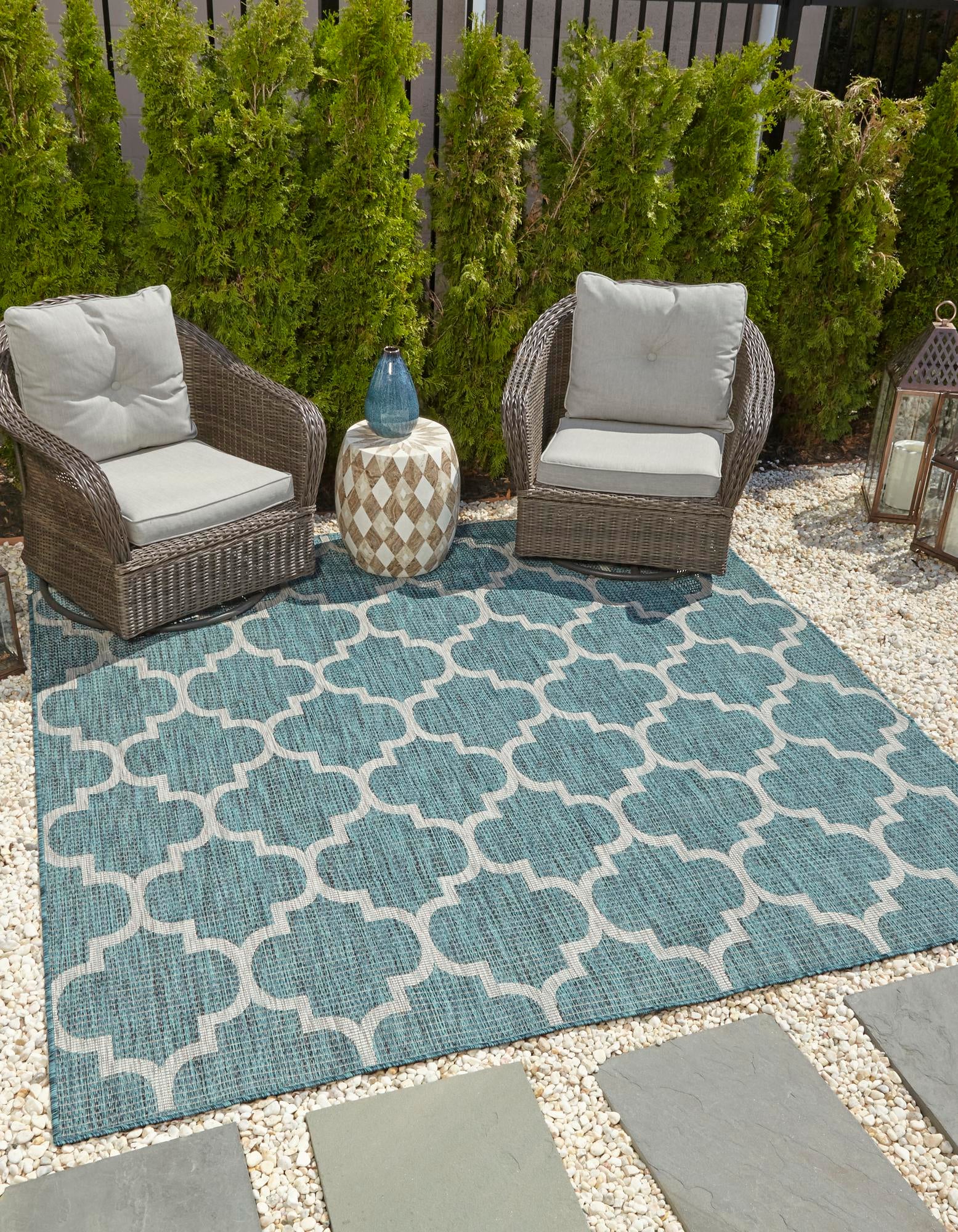  10' x 10'  Washable Lattice Indoor / Outdoor Square Rug