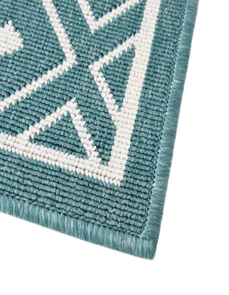 Detail image of  7' 10 x 7' 10  Washable Lattice Indoor / Outdoor Square Rug