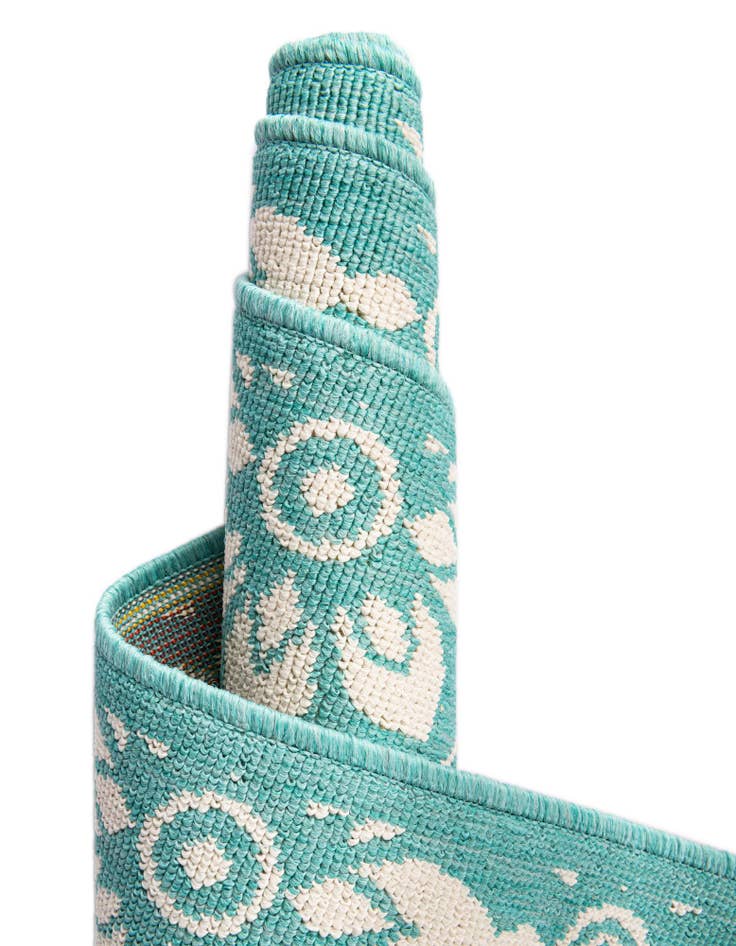 Detail image of  7' 10 x 7' 10  Washable Lattice Indoor / Outdoor Square Rug