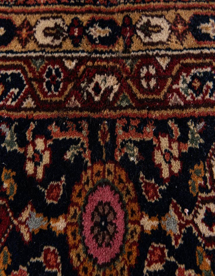 Detail image of  8' 3 x 11' 8  Hand Knotted Bidjar Wool Rug