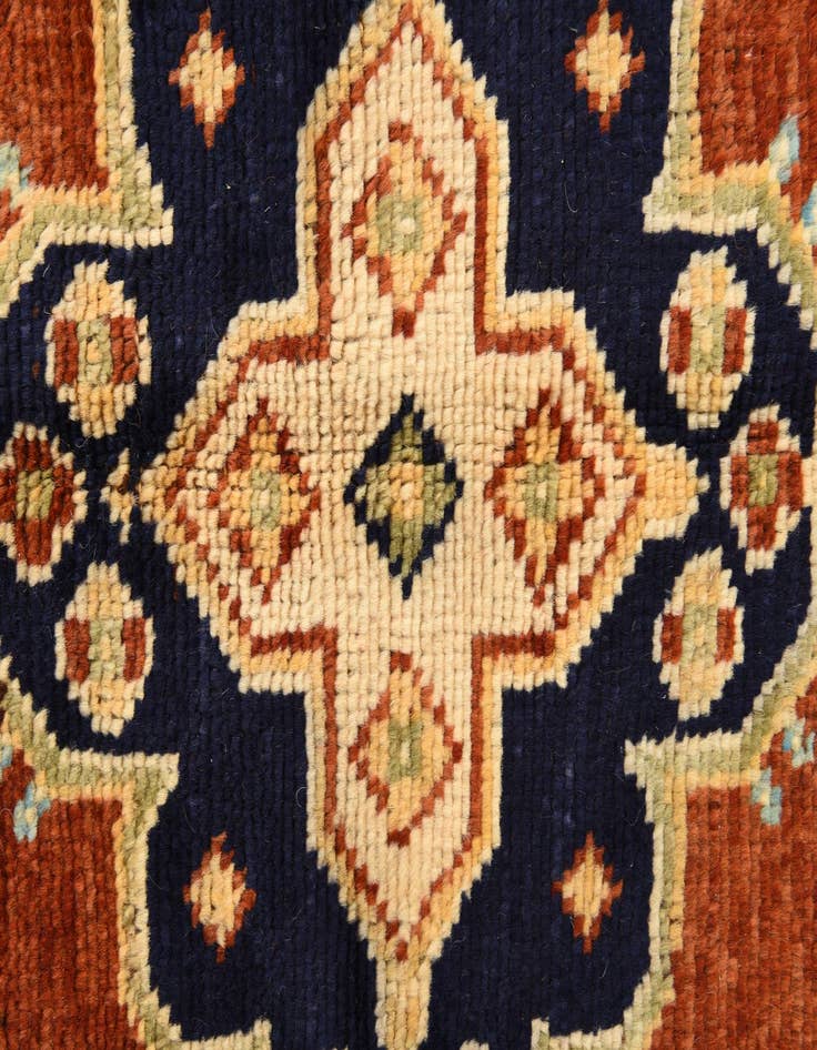 Detail image of  4' 2 x 6'  Hand Knotted Darya Wool Rug