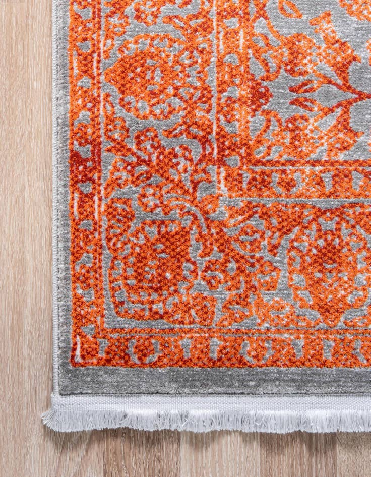 Detail image of  7' x 10' Modern Classical Rug