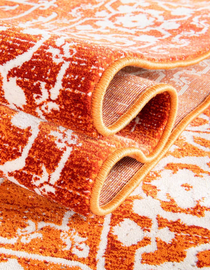 Detail image of  5' 3 x 5' 3 Modern Classical Square Rug