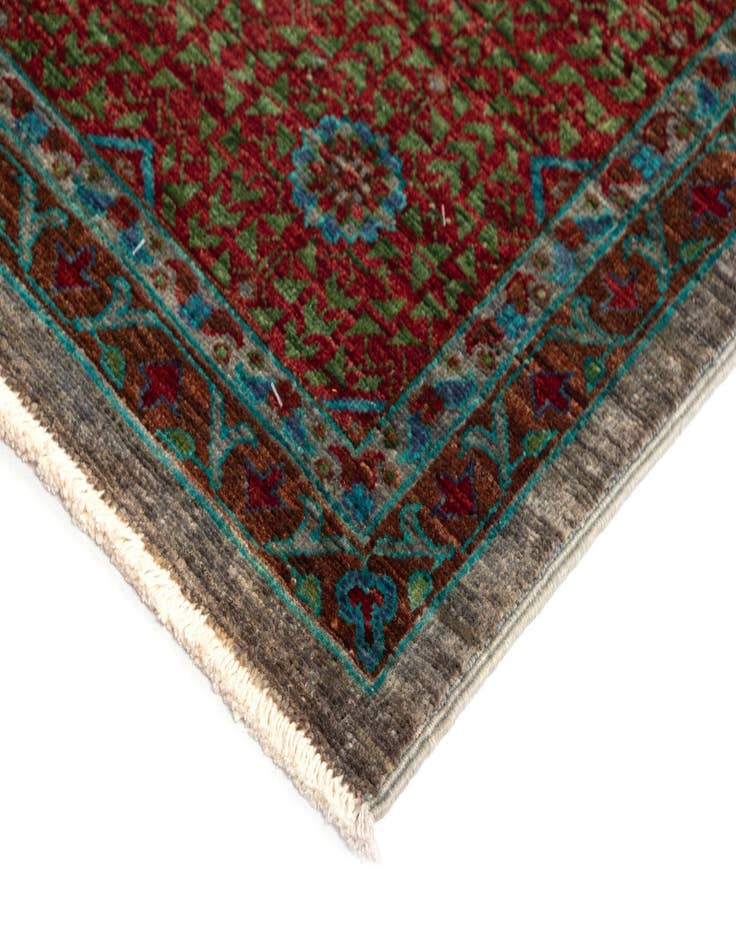 Detail image of  6' 11 x 9' 10 Amina Wool Rug