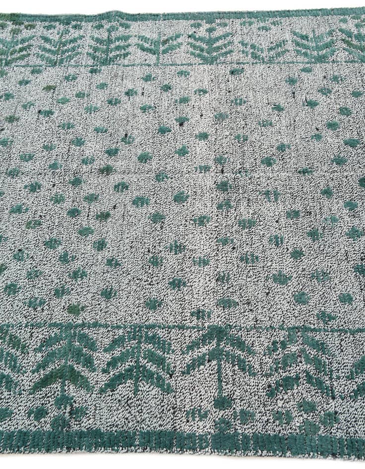 Detail image of  4' 11 x 7' 2  Hand Knotted Darya Wool Rug