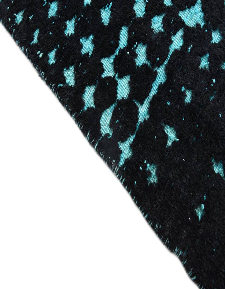 Detail image of  7' 9 x 9' 9  Hand Knotted Darya Wool Rug