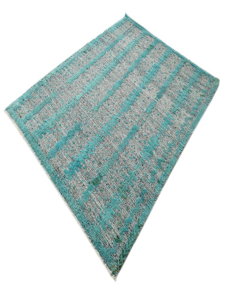 Detail image of  5' 4 x 7'  Hand Knotted Darya Wool Rug