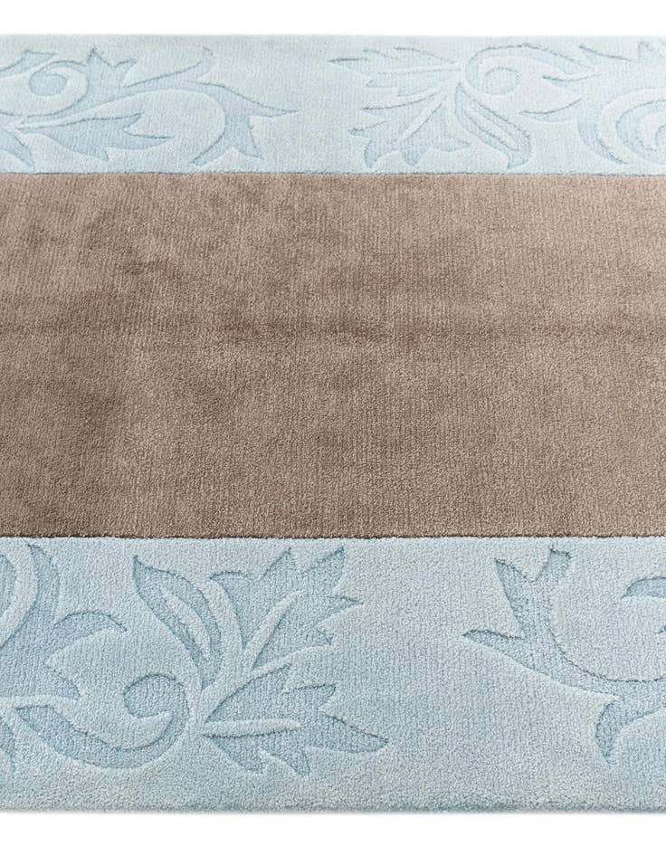 Detail image of  4' x 5' 10 Darya Rug