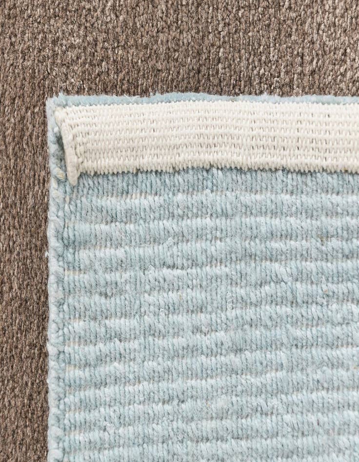 Detail image of  4' x 5' 10 Darya Rug