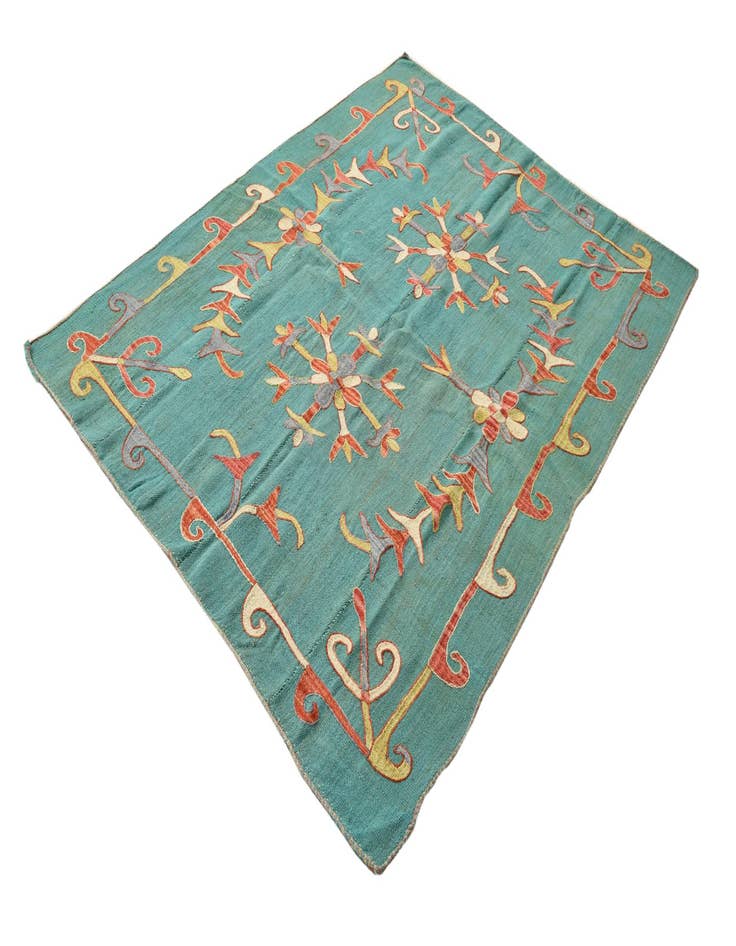 Detail image of  4' 9 x 6' 3  Hand Woven Kilim Suzani Wool Rug