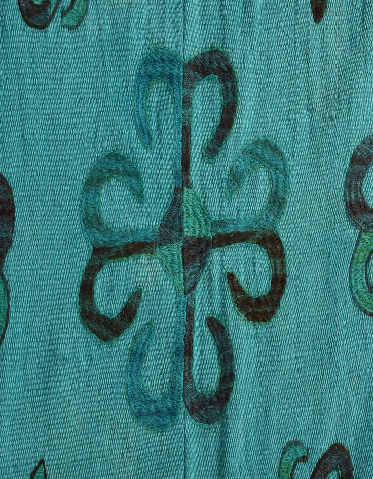 Detail image of  6' 9 x 8' 11  Hand Woven Kilim Suzani Wool Rug