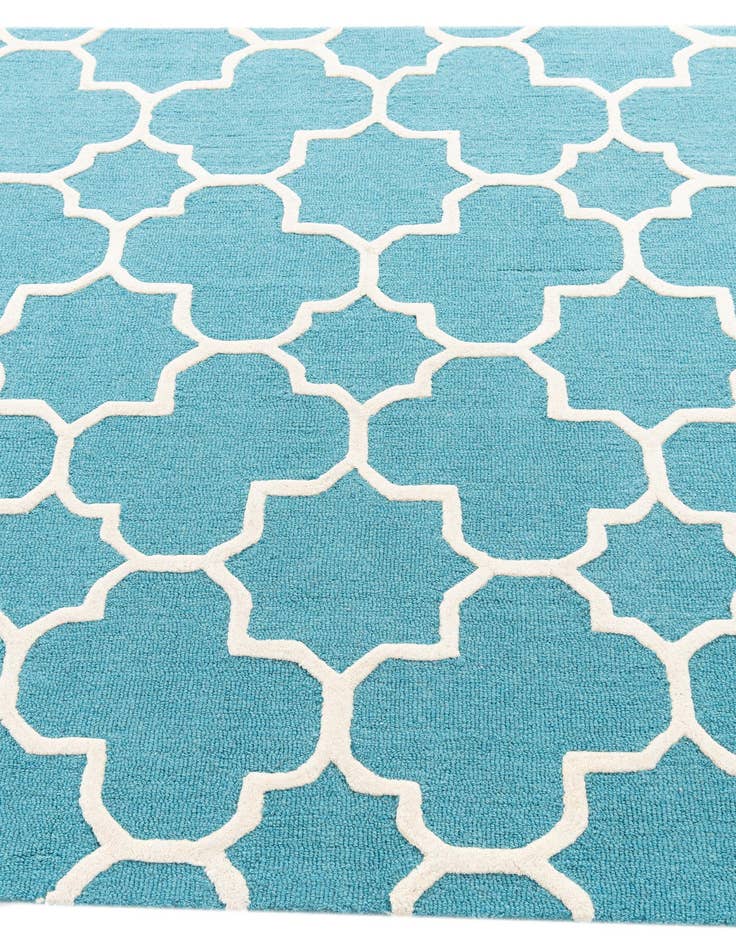 Detail image of  5' x 7' 10 Luna Rug