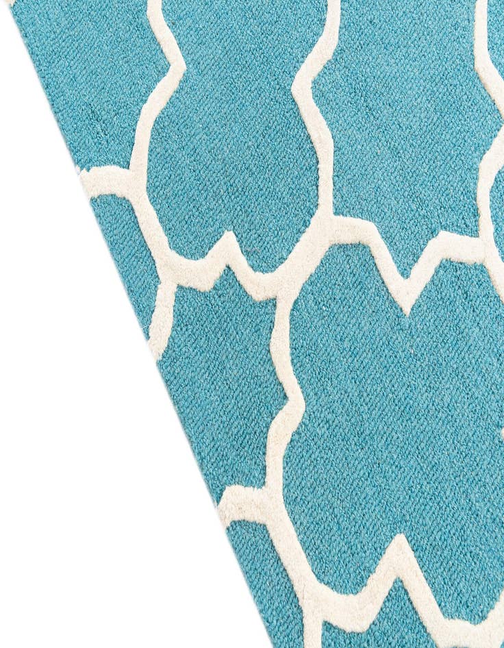 Detail image of  5' x 7' 10 Luna Rug