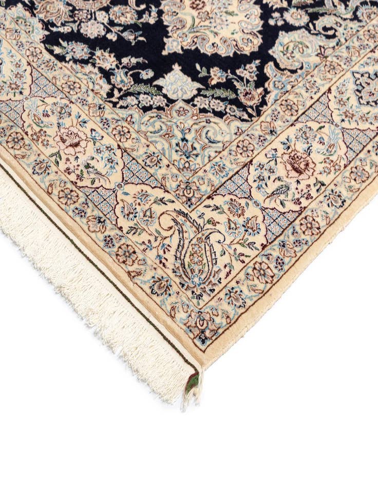 Detail image of  5' x 7' 3 Nain Rug