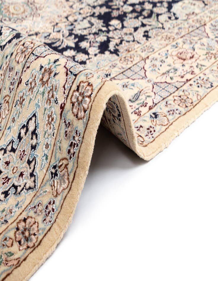 Detail image of  5' x 7' 3 Nain Rug