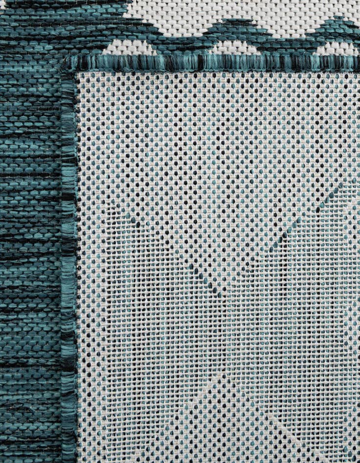 Detail image of  4' 1 x 6' 1  Washable Coastal Indoor / Outdoor Rug