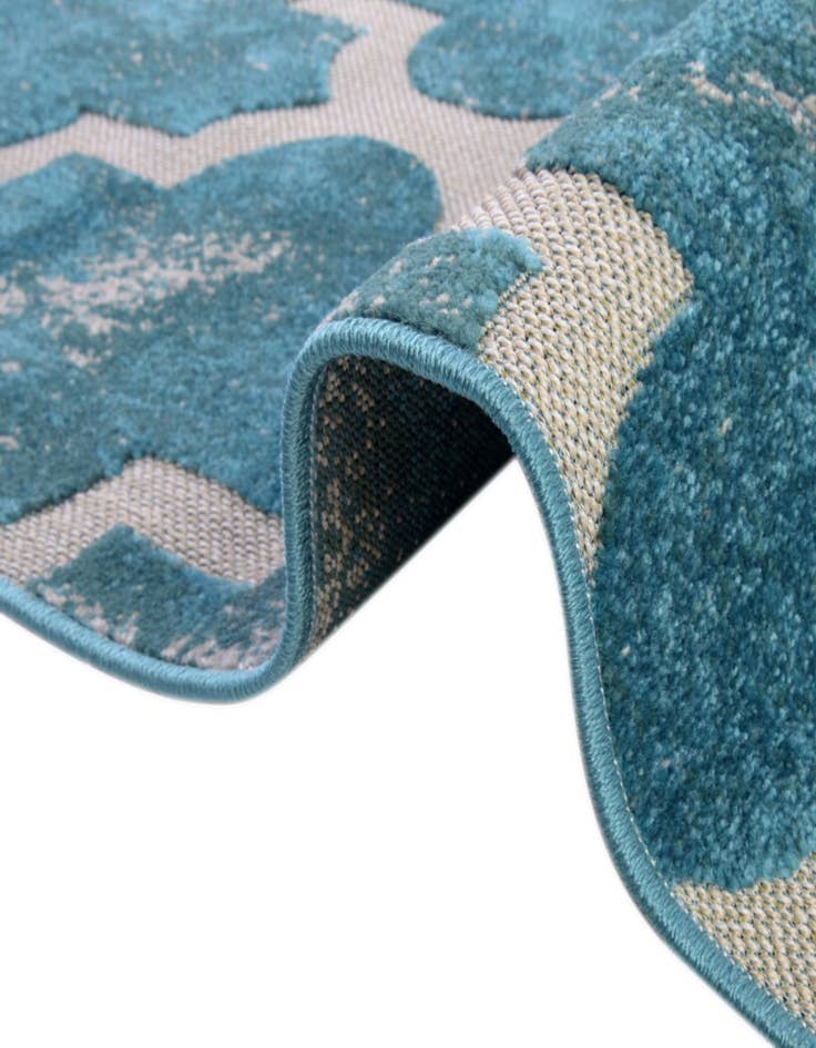 Detail image of  5' x 8'  Washable Lattice Indoor / Outdoor Rug