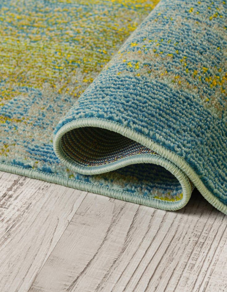 Detail image of  7' x 10'  Washable Sevilla Rug