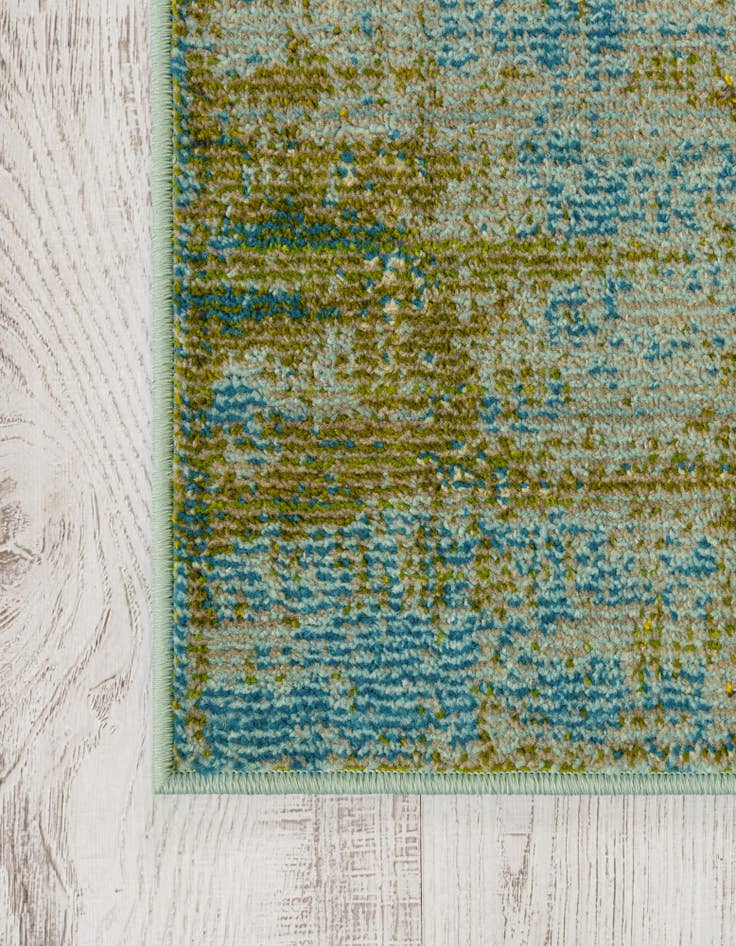 Detail image of  7' x 10'  Washable Sevilla Rug