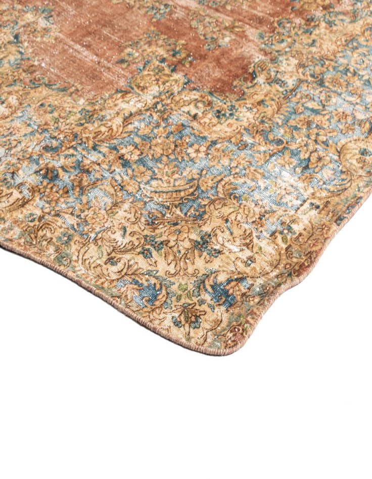 Detail image of  9' 2 x 12' Vintage Royal Wool Rug