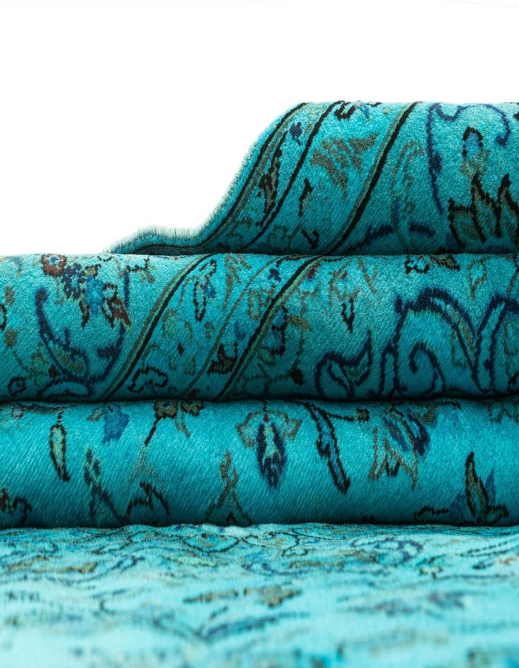 Detail image of  6' 6 x 9' 7 Vintage Royal Rug