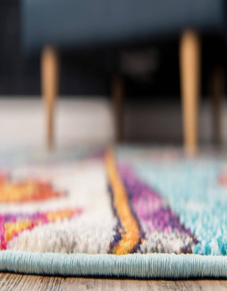 Detail image of  8' x 8'  Washable Mesa Round Rug