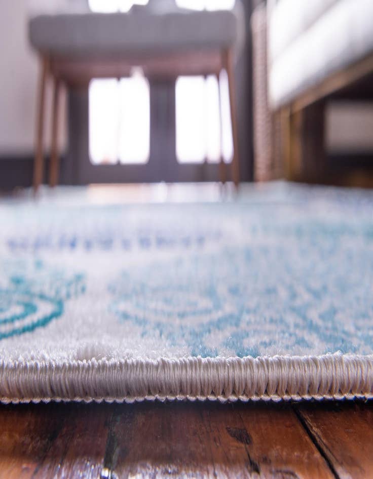 Detail image of Jane Seymour 2' x 6' Open Hearts Runner Rug