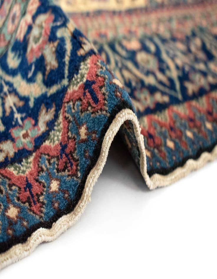 Detail image of  4' 7 x 4' 8  Hand Knotted Kayseri Square Rug