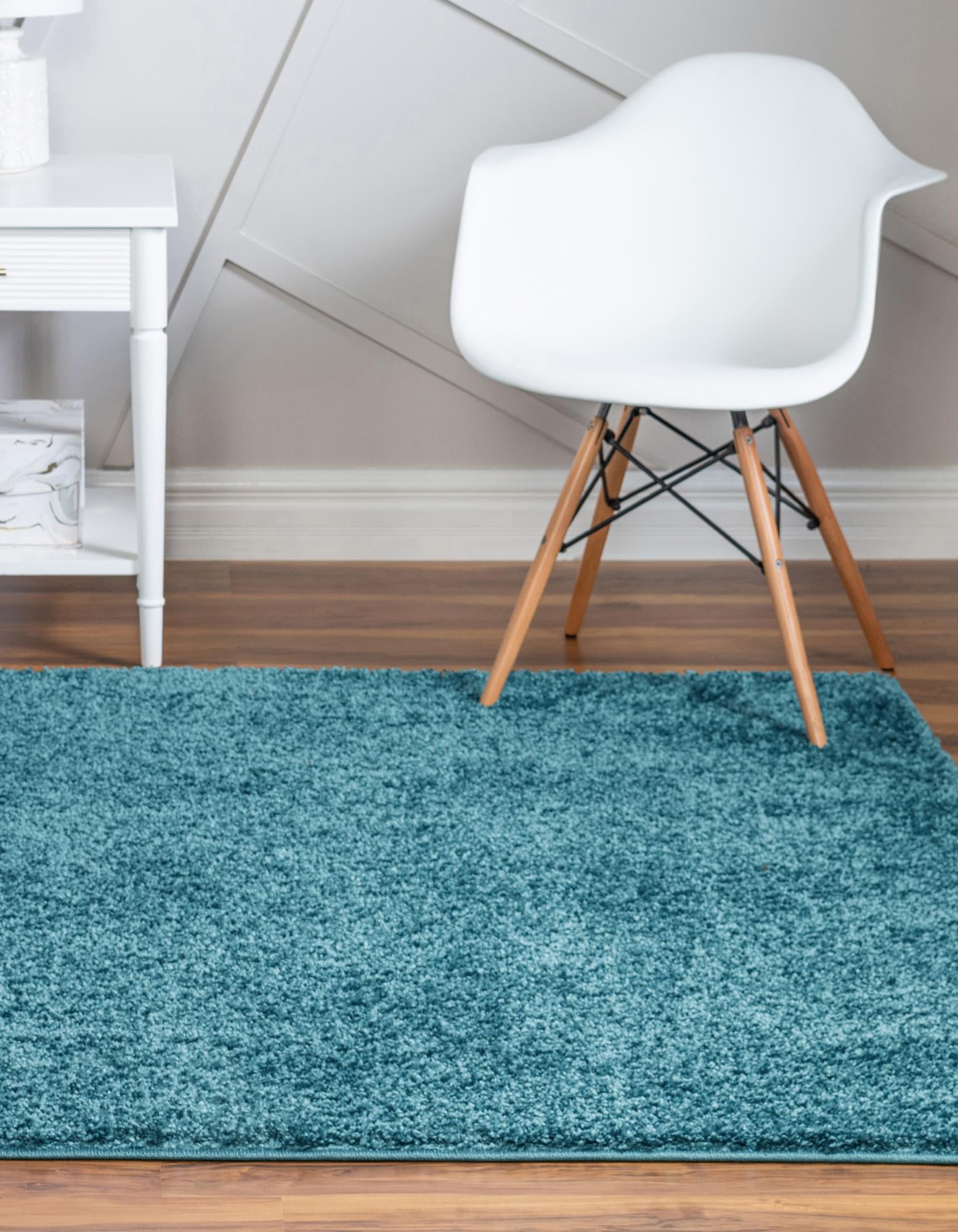  8' x 8' Soft Solid Shag Square Rug