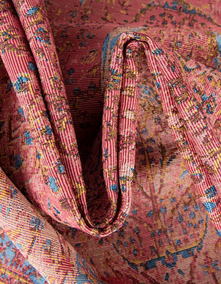 Detail image of  2' 7 x 10'  Washable Traditional Indoor / Outdoor Runner Rug