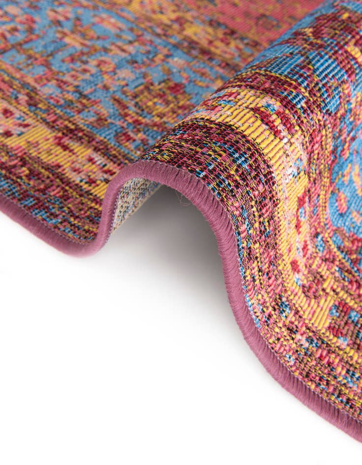 Detail image of  10' x 10'  Washable Traditional Indoor / Outdoor Square Rug