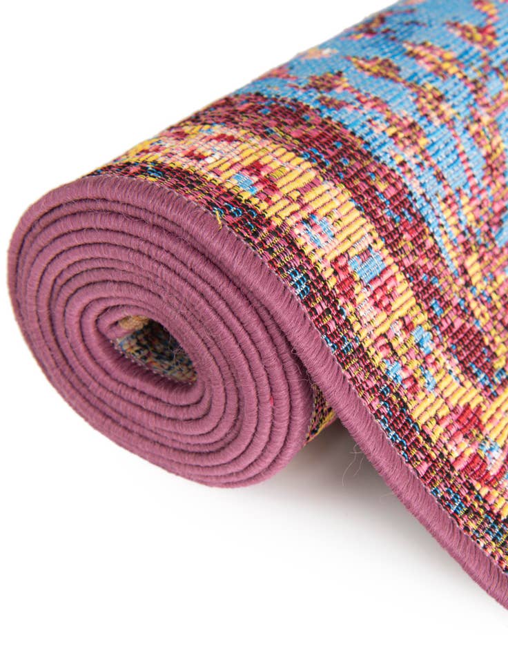 Detail image of  10' x 10'  Washable Traditional Indoor / Outdoor Square Rug