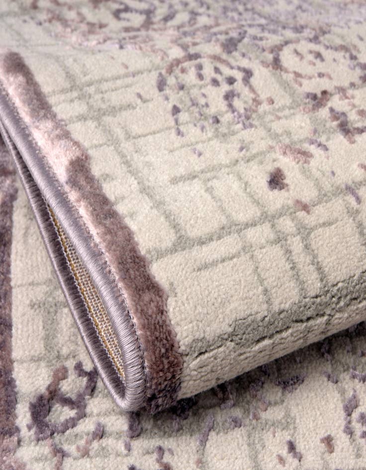 Detail image of  4' x 6' Derbyshire Oval Rug