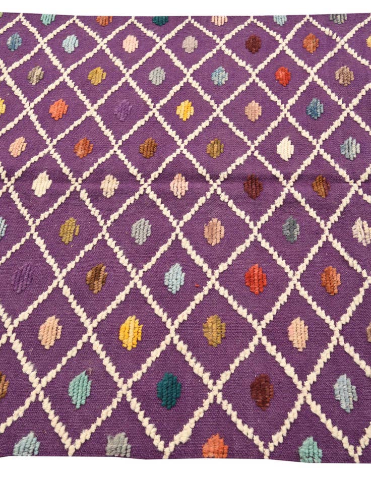 Detail image of  4' x 6' 5  Hand Knotted Darya Wool Rug