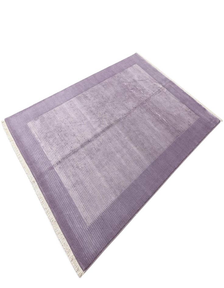 Detail image of  5' 6 x 8' Darya Rug