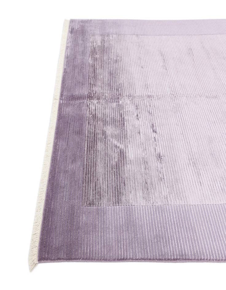 Detail image of  5' 6 x 8' Darya Rug