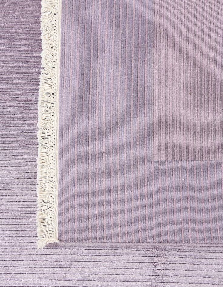 Detail image of  5' 6 x 8' Darya Rug