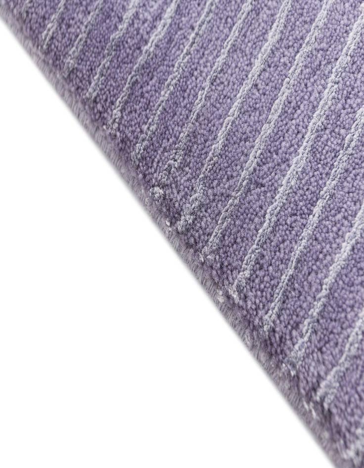 Detail image of  4' 1 x 6' Darya Rug