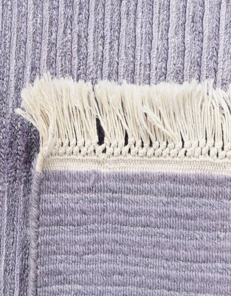 Detail image of  4' 1 x 6' Darya Rug