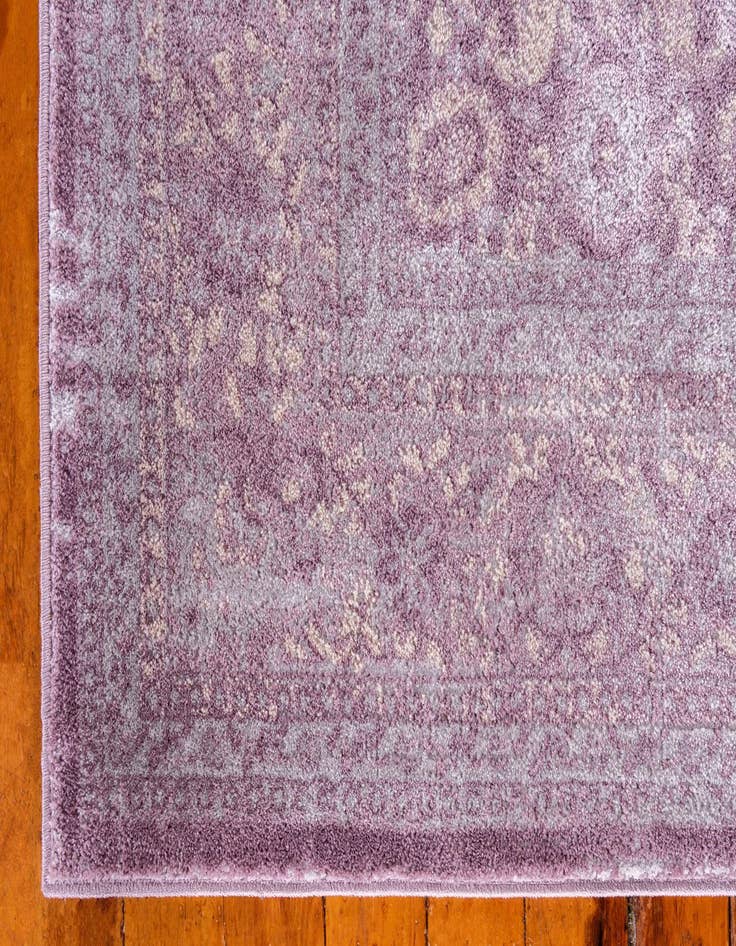 Detail image of  3' 3 x 5' 3 Estate Rug