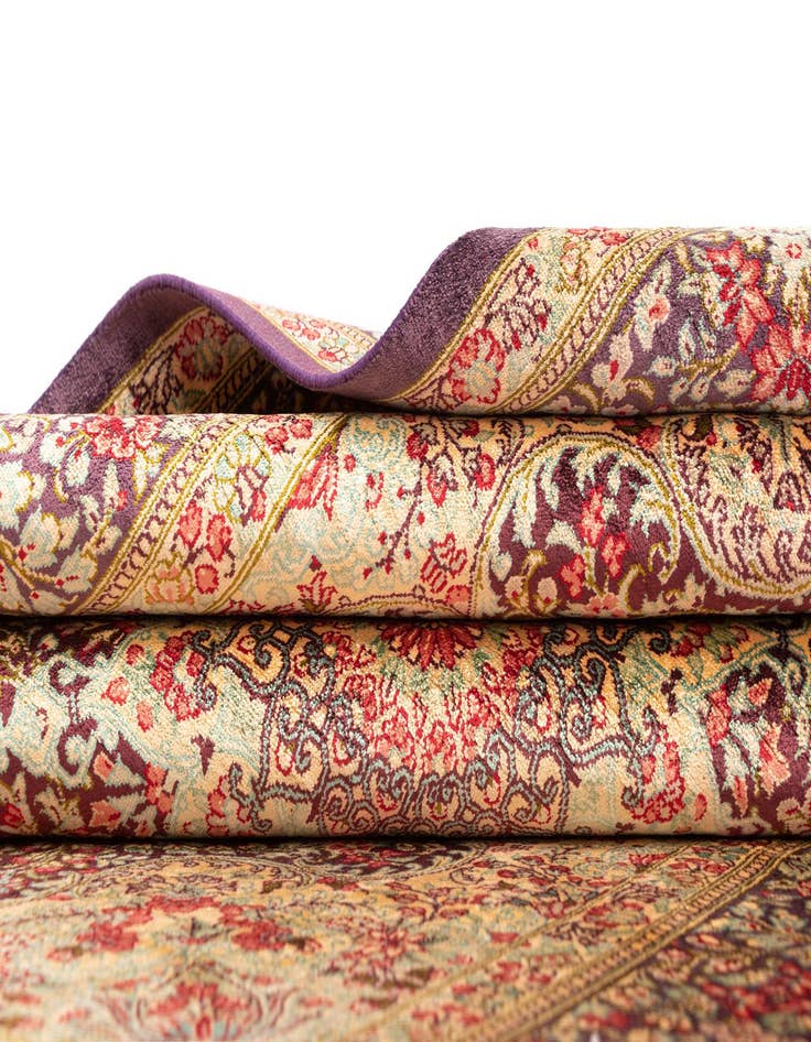 Detail image of  3' 3 x 4' 10 Ghom Silk Rug