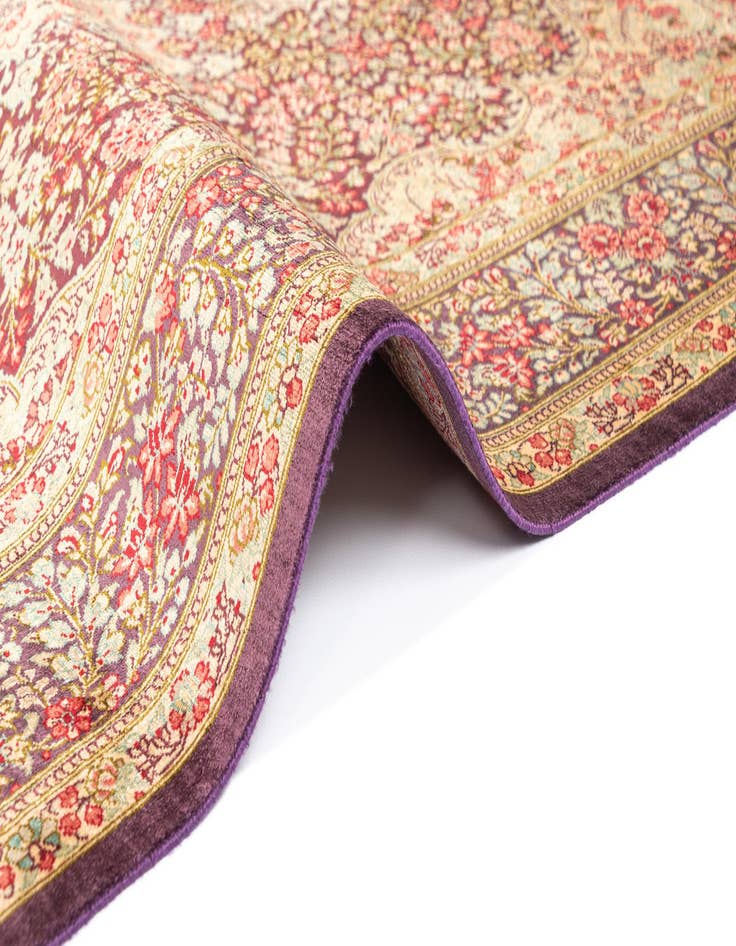 Detail image of  3' 3 x 4' 10 Ghom Silk Rug