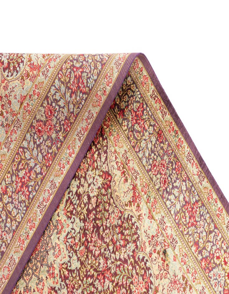 Detail image of  3' 3 x 4' 10 Ghom Silk Rug