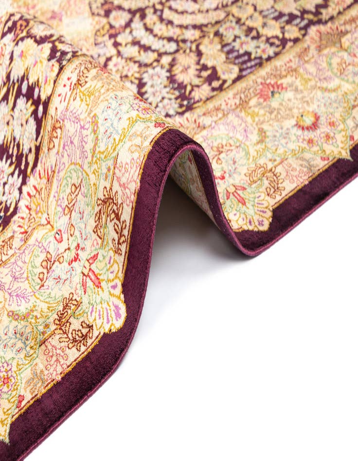 Detail image of  3' 3 x 4' 10 Ghom Silk Rug