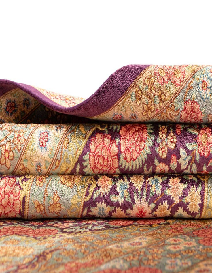 Detail image of  3' 3 x 5' 2 Ghom Silk Rug